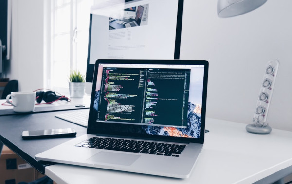 Xây dựng thương hiệu số bằng website: Chiến lược từ A-Z cho doanh nghiệp nhỏ