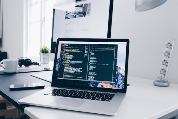 Xây dựng thương hiệu số bằng website: Chiến lược từ A-Z cho doanh nghiệp nhỏ