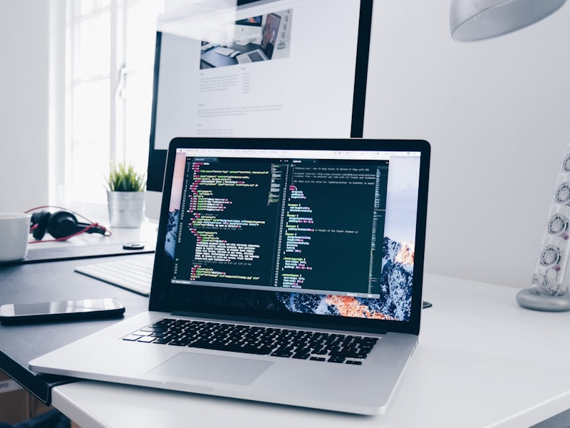 Xây dựng thương hiệu số bằng website: Chiến lược từ A-Z cho doanh nghiệp nhỏ